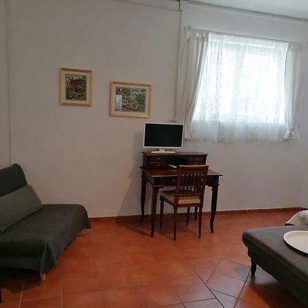 Grazioso Appartamento Tra Cultura, Lago E Montagna Pomarolo Екстериор снимка